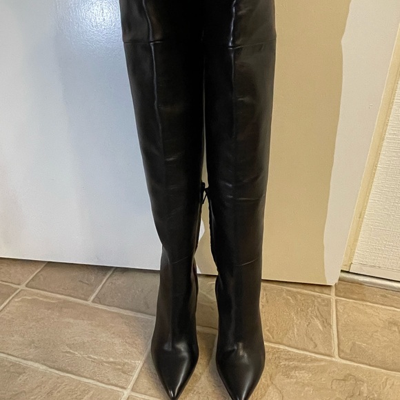 BCBGMAX AZRIA KNEE HIGH LEATHER BOOTS - Picture 4 of 8